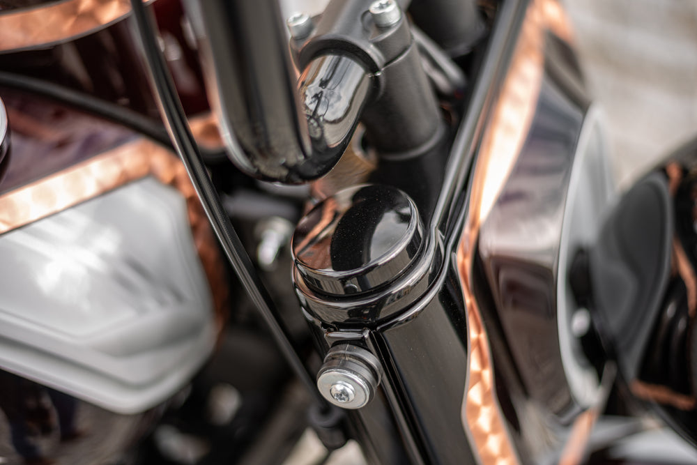 M8 Softail Heritage Deluxe FLHC/S FLDE Fork End Caps 2018-2023